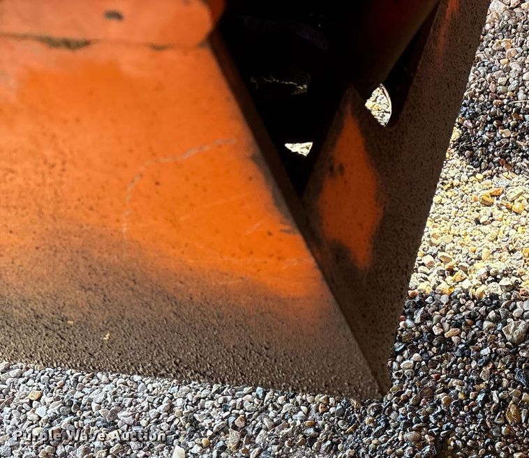 image for item EM0513 1998 Fiat-Allis FG65C motor grader