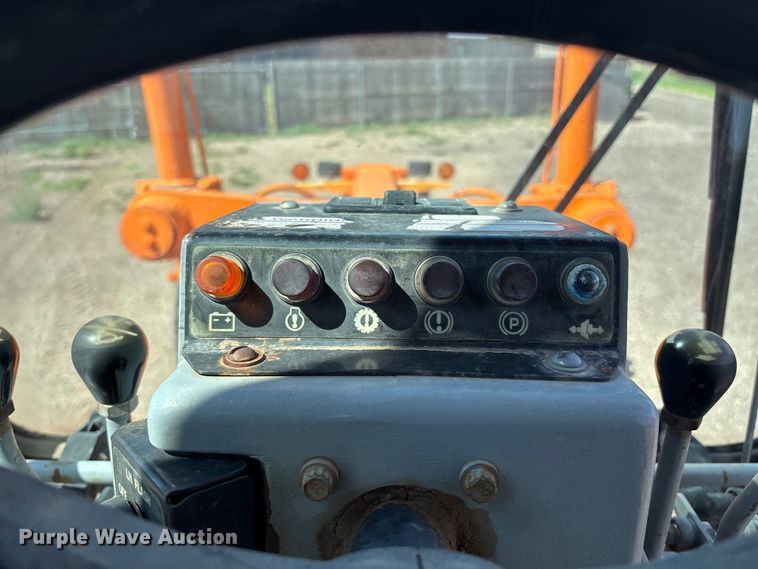 image for item EM0513 1998 Fiat-Allis FG65C motor grader