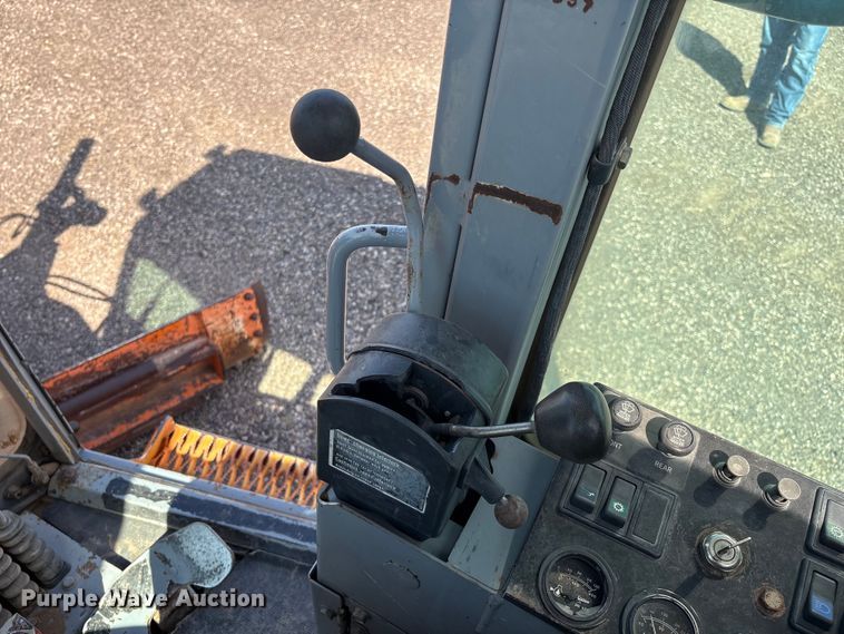 image for item EM0513 1998 Fiat-Allis FG65C motor grader