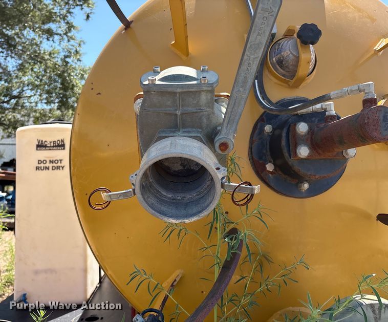 image for item EM0514 Vermeer Vac-Tron vacuum excavator