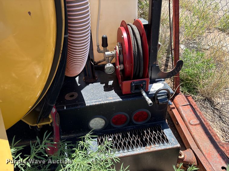 image for item EM0514 Vermeer Vac-Tron vacuum excavator