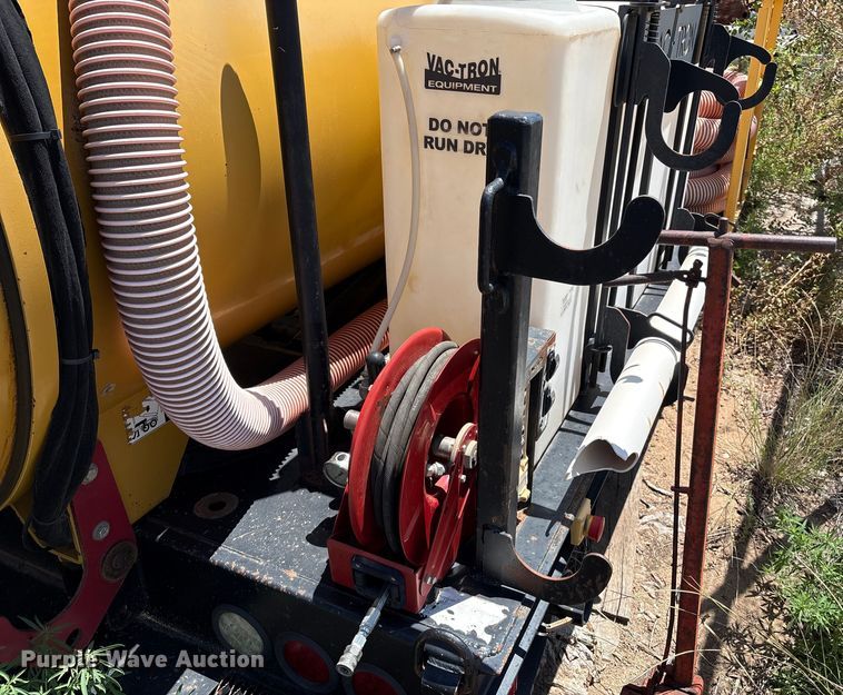 image for item EM0514 Vermeer Vac-Tron vacuum excavator