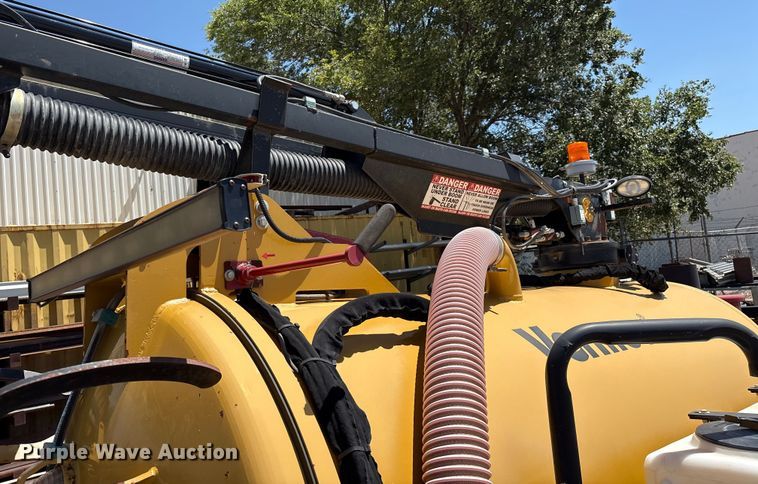 image for item EM0514 Vermeer Vac-Tron vacuum excavator