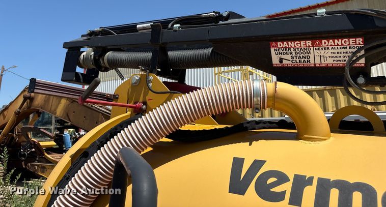 image for item EM0514 Vermeer Vac-Tron vacuum excavator