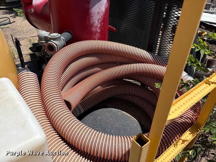 image for item EM0514 Vermeer Vac-Tron vacuum excavator