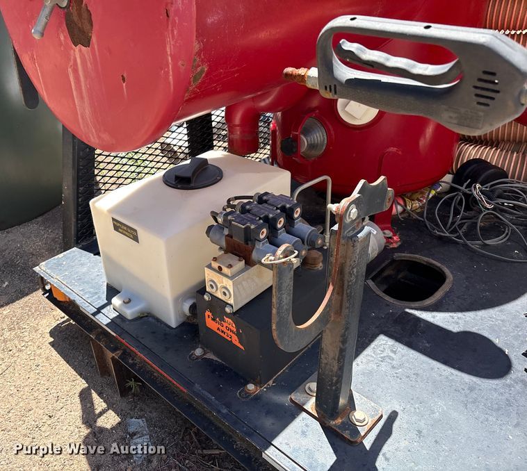 image for item EM0514 Vermeer Vac-Tron vacuum excavator