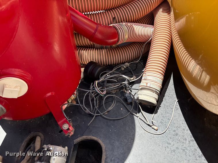 image for item EM0514 Vermeer Vac-Tron vacuum excavator