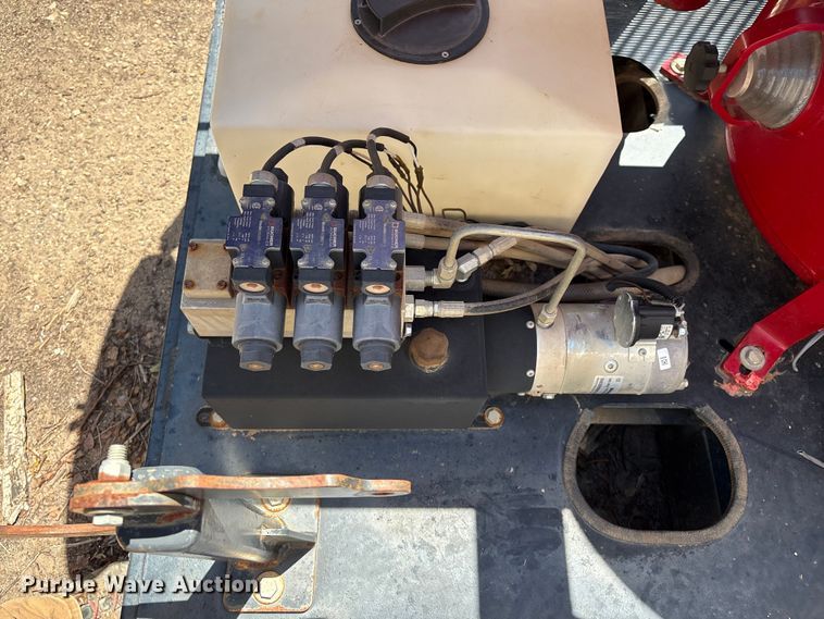 image for item EM0514 Vermeer Vac-Tron vacuum excavator