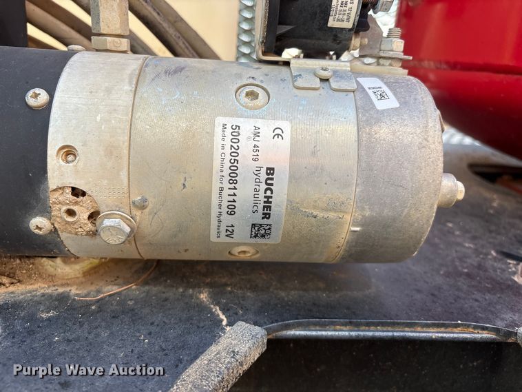 image for item EM0514 Vermeer Vac-Tron vacuum excavator