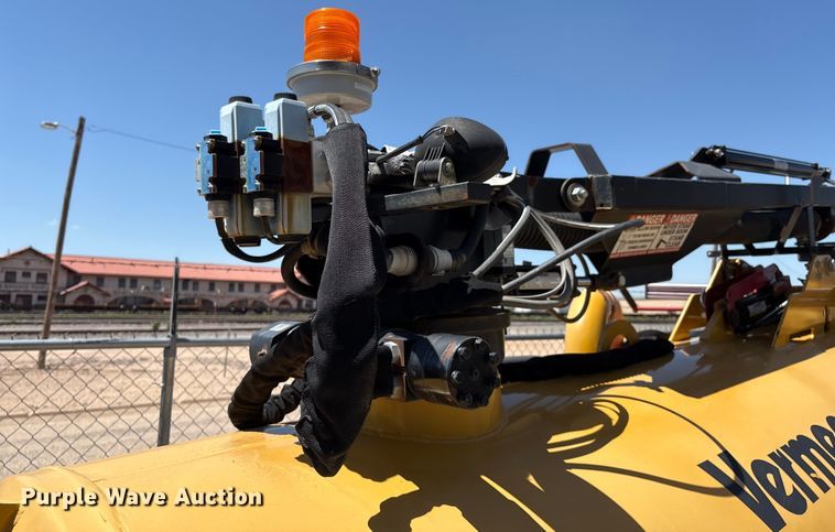 image for item EM0514 Vermeer Vac-Tron vacuum excavator