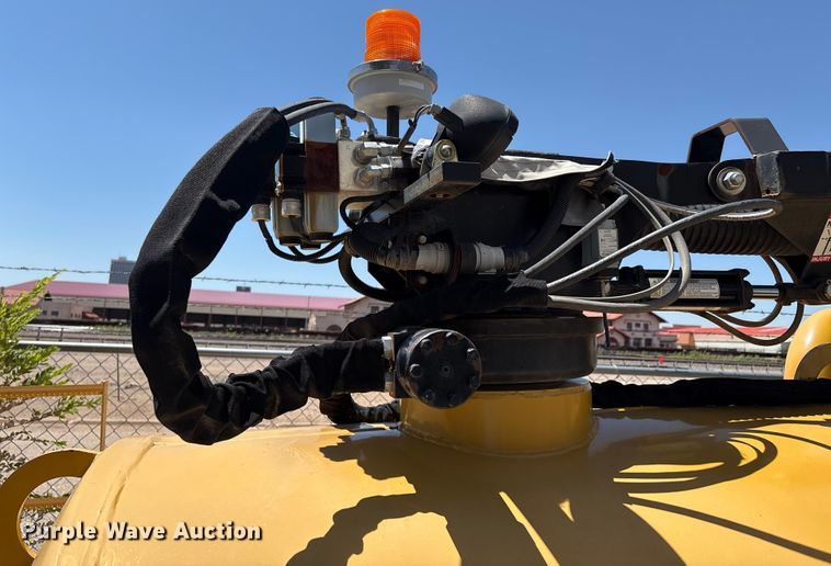 image for item EM0514 Vermeer Vac-Tron vacuum excavator