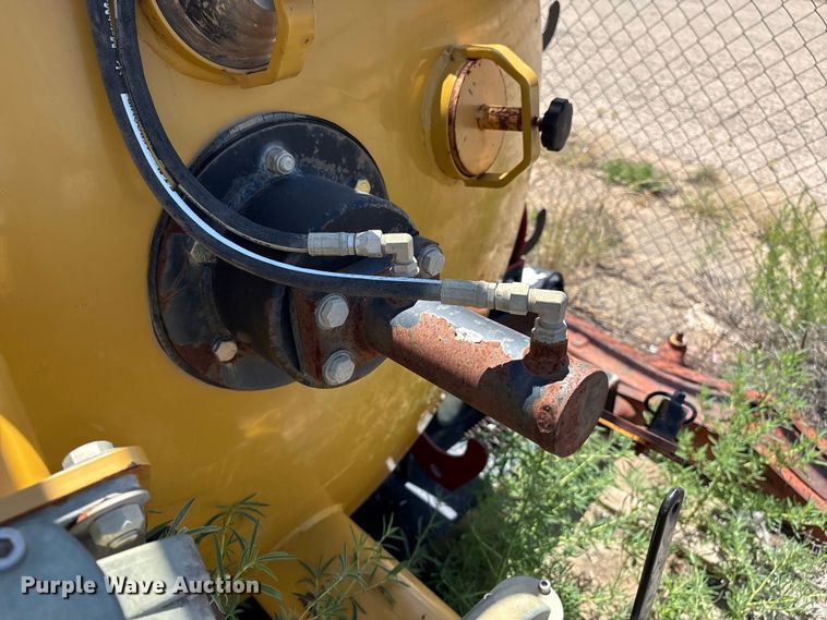 image for item EM0514 Vermeer Vac-Tron vacuum excavator