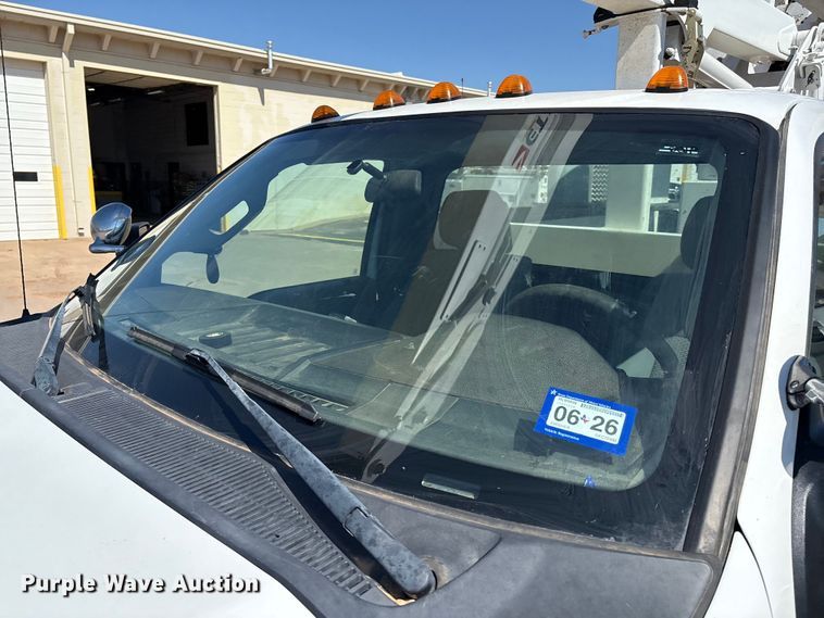 image for item EM0517 2016 Ford F350 Super Duty bucket truck