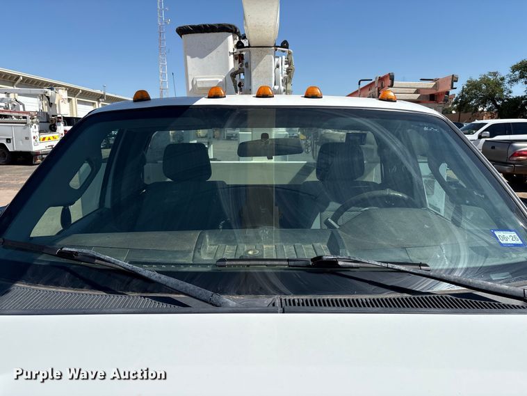 image for item EM0517 2016 Ford F350 Super Duty bucket truck