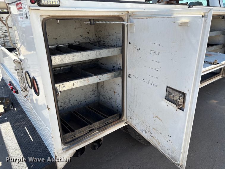 image for item EM0517 2016 Ford F350 Super Duty bucket truck