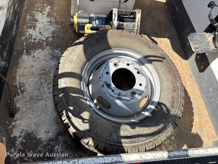 image for item EM0517 2016 Ford F350 Super Duty bucket truck