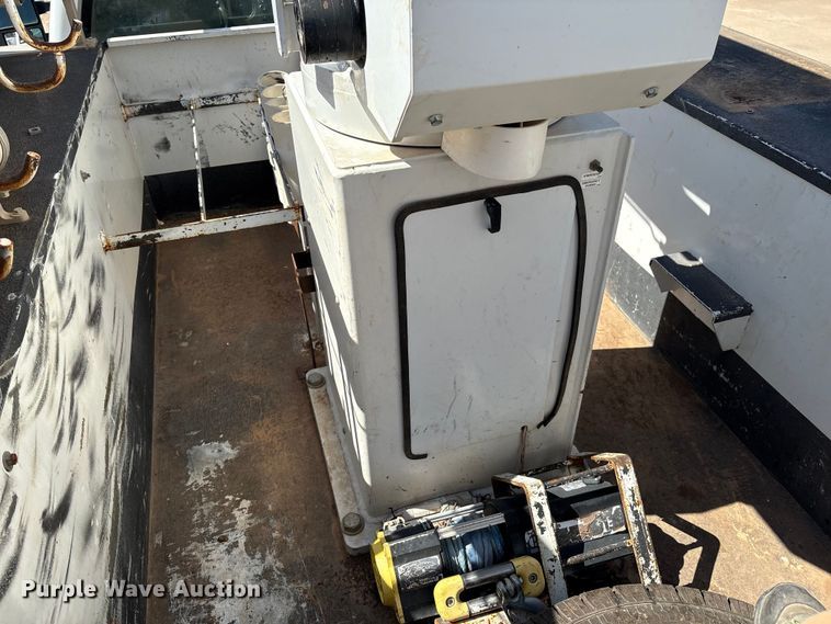 image for item EM0517 2016 Ford F350 Super Duty bucket truck