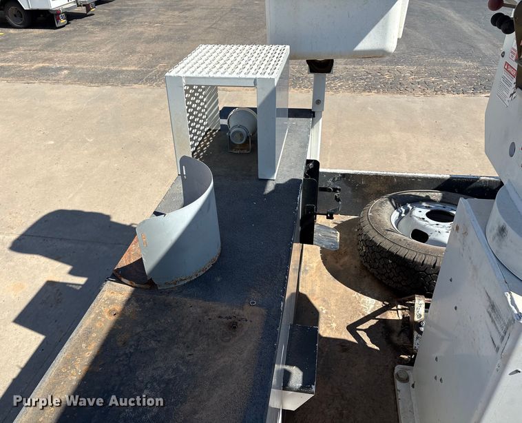 image for item EM0517 2016 Ford F350 Super Duty bucket truck