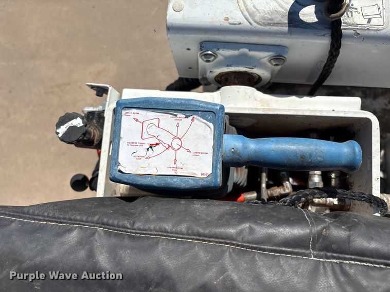 image for item EM0517 2016 Ford F350 Super Duty bucket truck