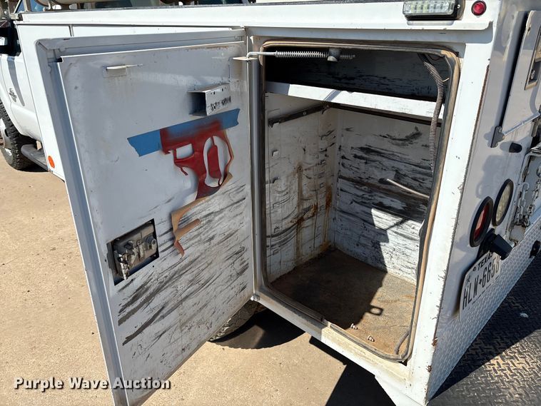 image for item EM0517 2016 Ford F350 Super Duty bucket truck