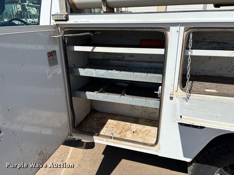 image for item EM0517 2016 Ford F350 Super Duty bucket truck