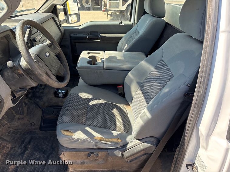 image for item EM0517 2016 Ford F350 Super Duty bucket truck