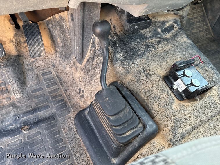 image for item EM0517 2016 Ford F350 Super Duty bucket truck