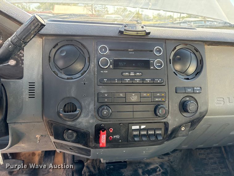 image for item EM0517 2016 Ford F350 Super Duty bucket truck