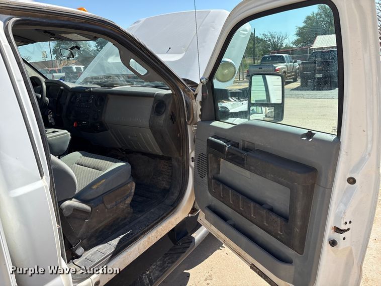 image for item EM0517 2016 Ford F350 Super Duty bucket truck