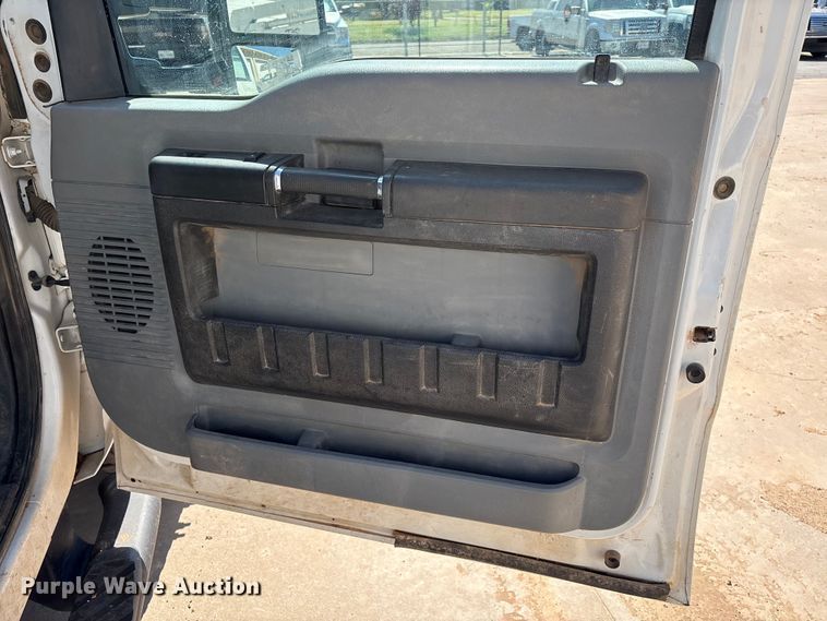 image for item EM0517 2016 Ford F350 Super Duty bucket truck