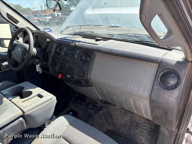 image for item EM0517 2016 Ford F350 Super Duty bucket truck