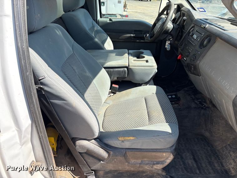 image for item EM0517 2016 Ford F350 Super Duty bucket truck