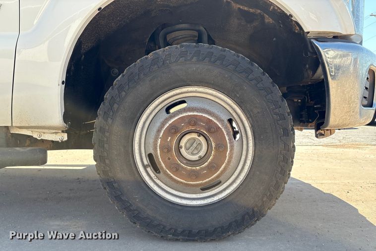 image for item EM0517 2016 Ford F350 Super Duty bucket truck