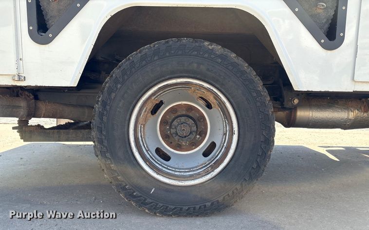 image for item EM0517 2016 Ford F350 Super Duty bucket truck