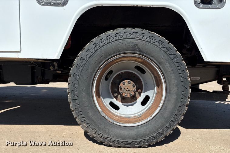 image for item EM0517 2016 Ford F350 Super Duty bucket truck