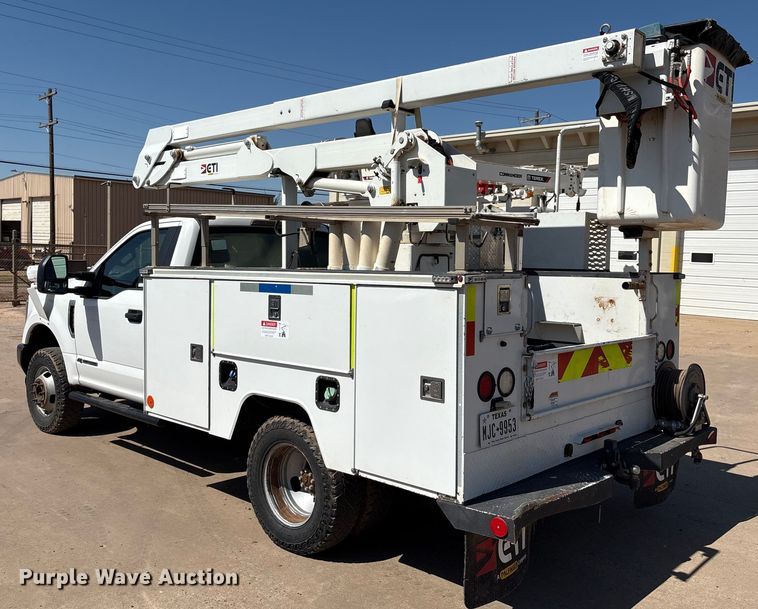 image for item EM0518 2019 Ford F350 Super Duty bucket truck