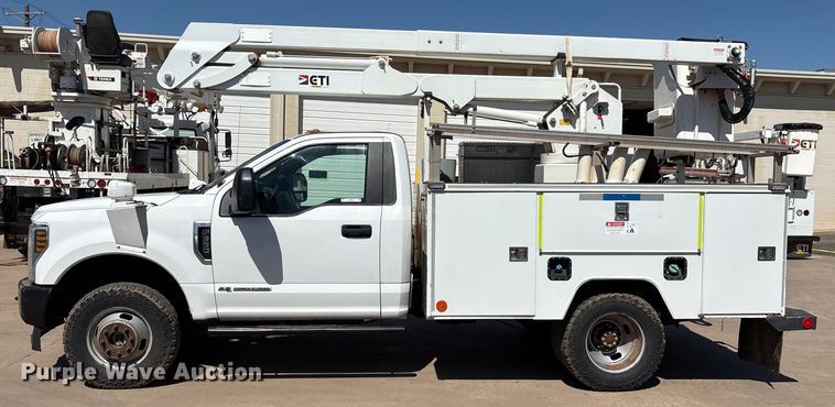 image for item EM0518 2019 Ford F350 Super Duty bucket truck
