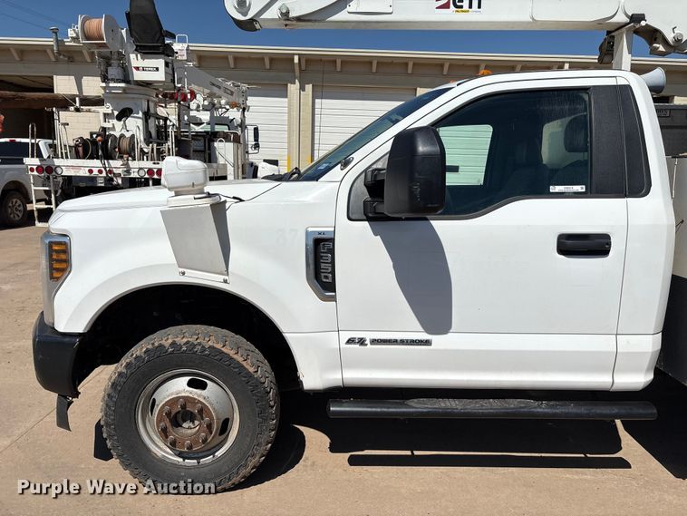 image for item EM0518 2019 Ford F350 Super Duty bucket truck