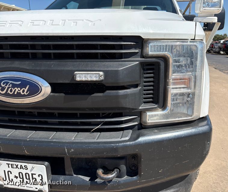 image for item EM0518 2019 Ford F350 Super Duty bucket truck