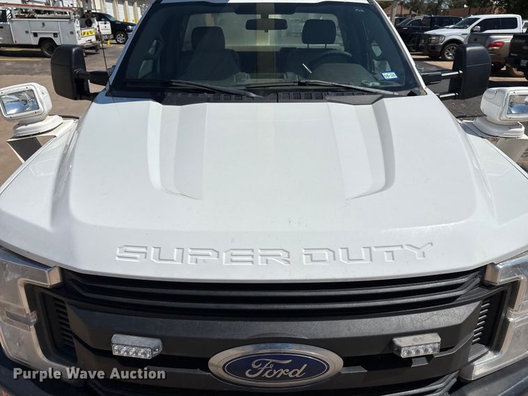 image for item EM0518 2019 Ford F350 Super Duty bucket truck