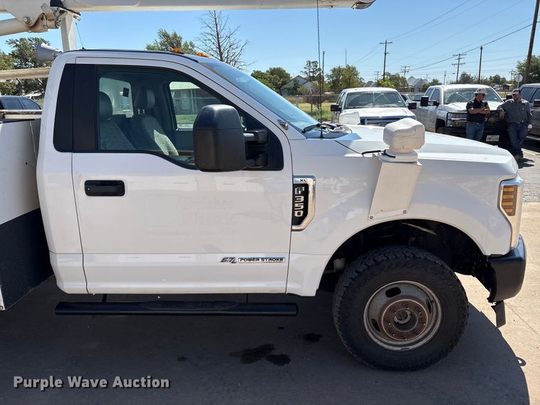 image for item EM0518 2019 Ford F350 Super Duty bucket truck
