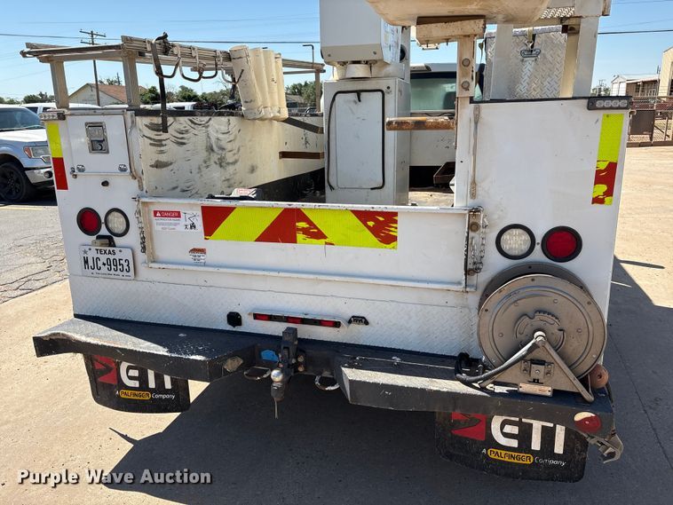 image for item EM0518 2019 Ford F350 Super Duty bucket truck