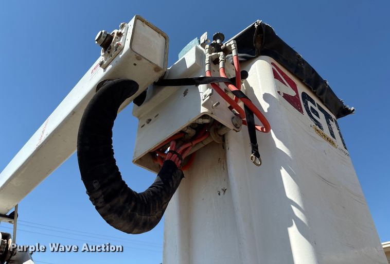 image for item EM0518 2019 Ford F350 Super Duty bucket truck