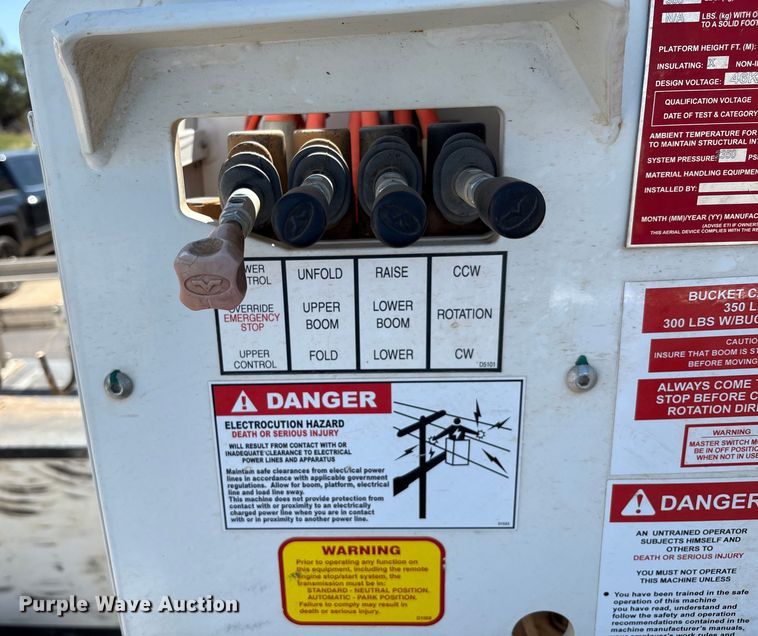 image for item EM0518 2019 Ford F350 Super Duty bucket truck