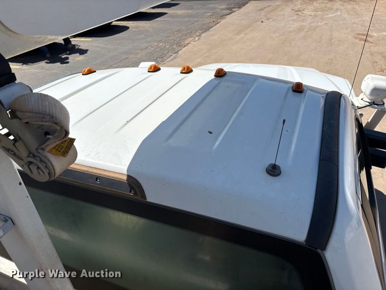 image for item EM0518 2019 Ford F350 Super Duty bucket truck