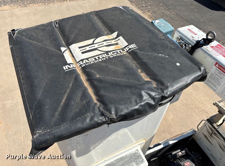 image for item EM0518 2019 Ford F350 Super Duty bucket truck