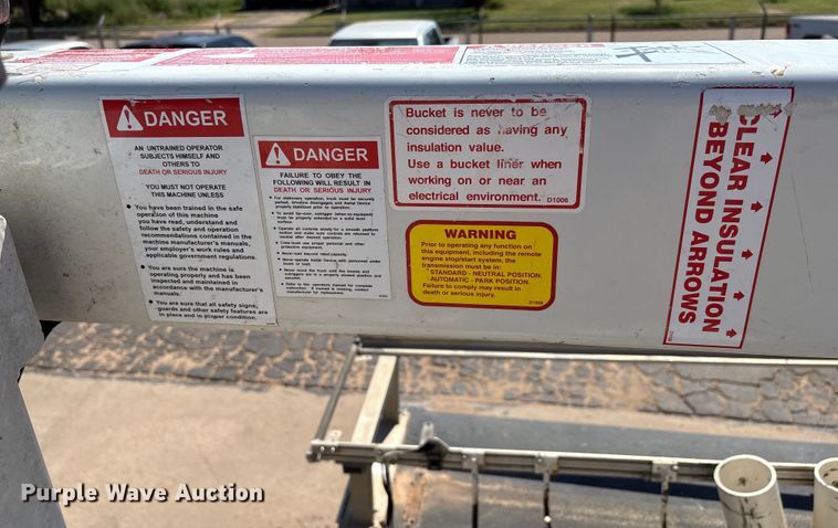 image for item EM0518 2019 Ford F350 Super Duty bucket truck