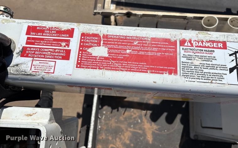 image for item EM0518 2019 Ford F350 Super Duty bucket truck