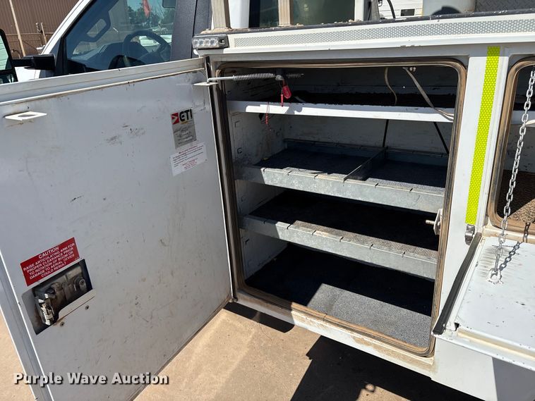 image for item EM0518 2019 Ford F350 Super Duty bucket truck