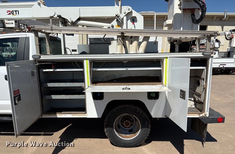 image for item EM0518 2019 Ford F350 Super Duty bucket truck